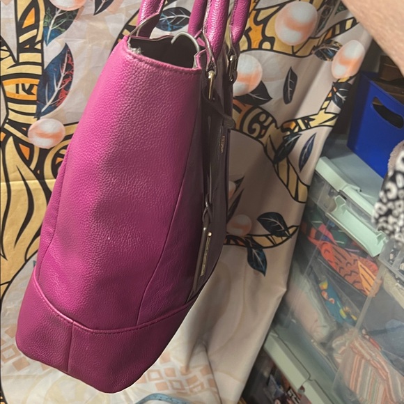 Tignanello Plum Pebbled Leather Tote Bag – Gold Hardware – Excellent Condition - Picture 5 of 15